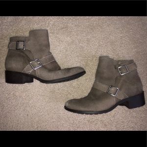 ⭐️Cole Haan Taupe Booties